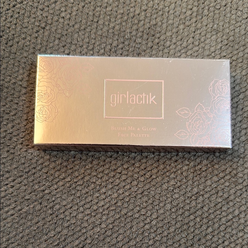 Girlactik Blush Me & Glow Face Palette - Pink and Gold